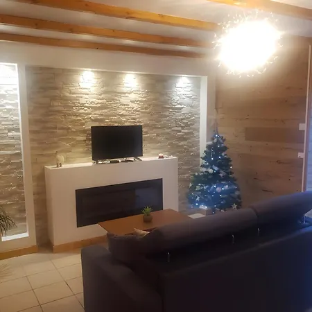 App F2 44 M² Au Rez-de-chaussee Apartment Rochesson